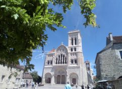 Visite guidée insolite : Vézelay en 1821 – Visite privée sur réservation uniquement