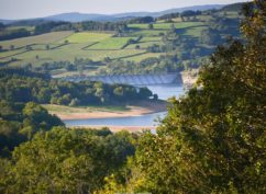 Visite commentée au barrage de Pannecière en Néerlandais